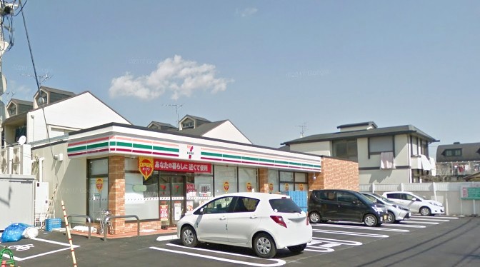 コンビニ　セブン-イレブン松戸千駄堀店（コンビニ）まで744m