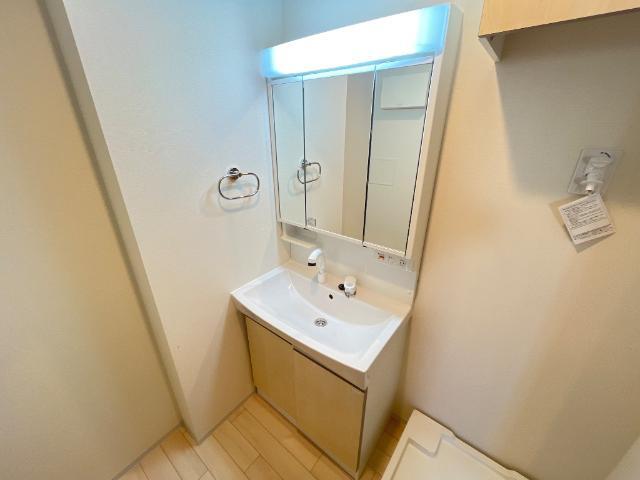 洗面設備　洗髪洗面化粧台