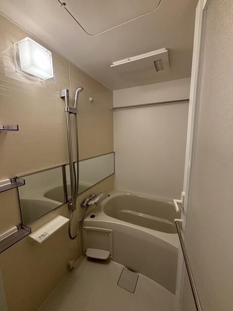 バス・シャワールーム　日々の暮らしに欠かせないお風呂です