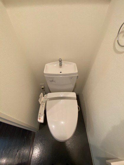 トイレ　※別部屋の写真です