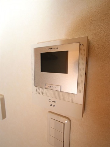 セキュリティ　安心のカメラ付インターホン