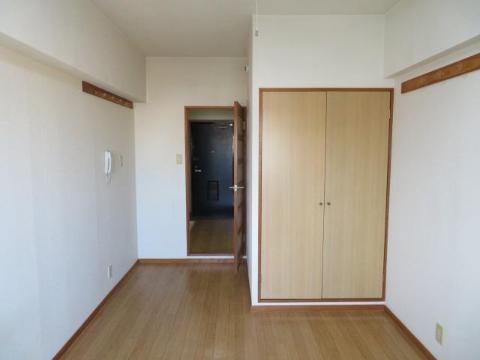 居室・リビング　室内