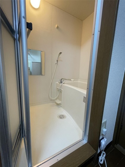 バス・シャワールーム　※他号室の写真です