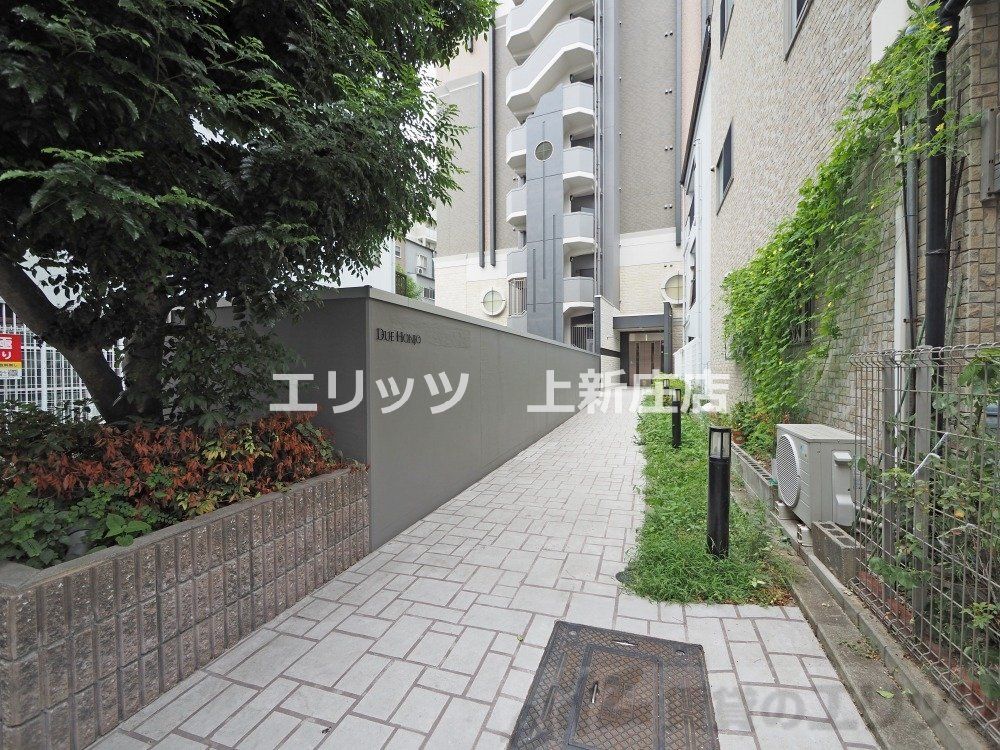 エントランス　庭