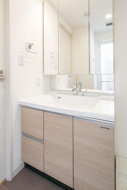 洗面設備　※写真は同タイプ住戸です。