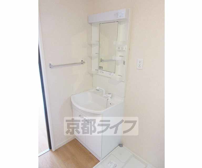 洗面設備　独立洗面台付き！