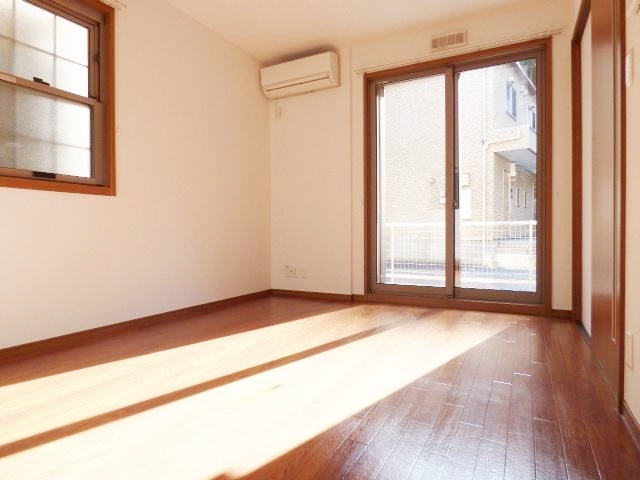 居室・リビング　日当たり良好♪9.9帖のDK