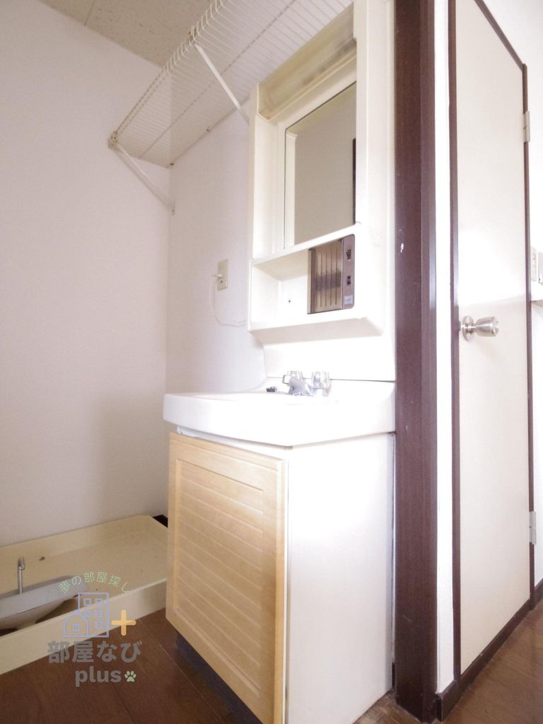 洗面設備　※他号室写真です
