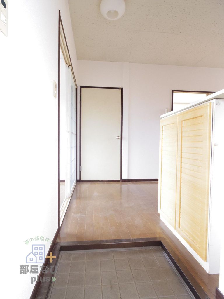 玄関　※他号室写真です