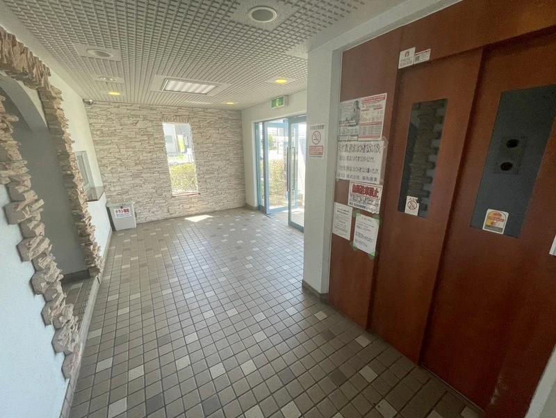 ロビー　エレベーター完備！