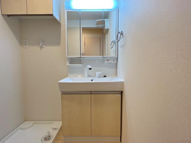 洗面設備　洗髪洗面化粧台