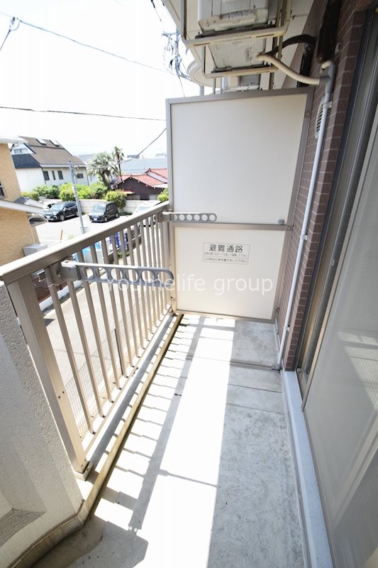 バルコニー　反転中部屋タイプ写真