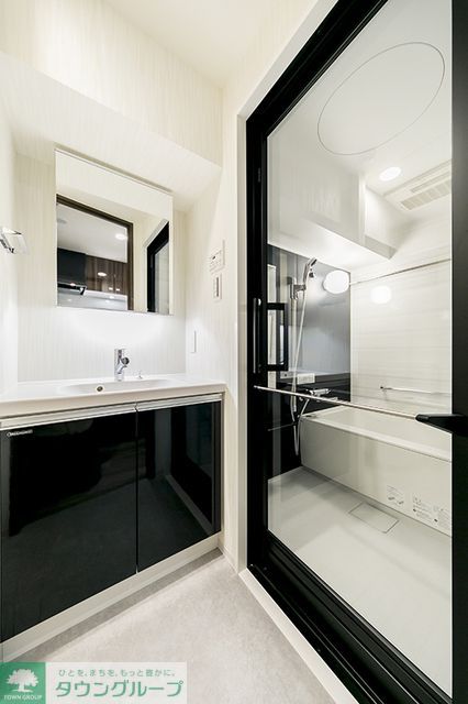 洗面設備　※写真は同タイプ住戸です。