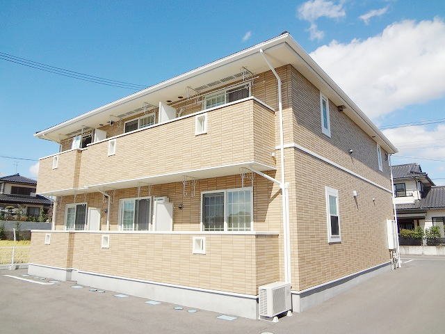 建物外観　落ち着いた雰囲気の外観です