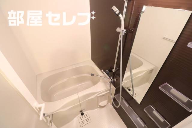 バス・シャワールーム　１３０６