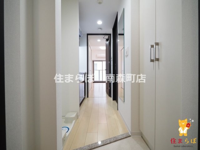 玄関　「気になったら、LINEで気軽に相談できますよ。」