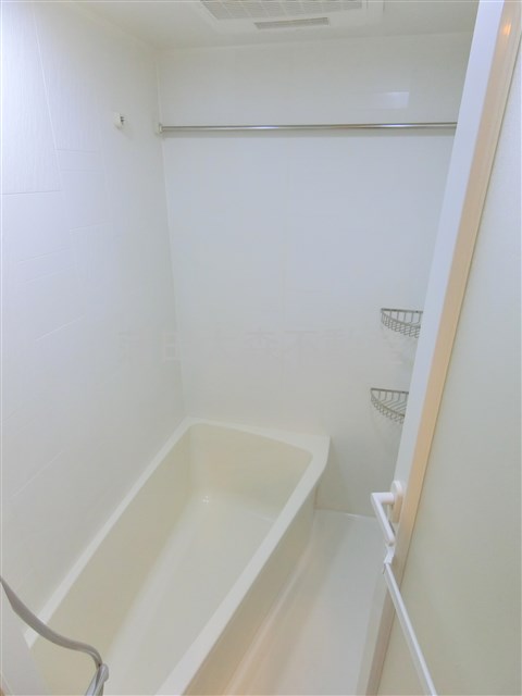 バス・シャワールーム　浴室乾燥機付き足が伸ばせるバスルーム　お風呂