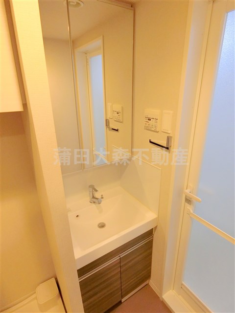 洗面設備　洗面脱衣所　2面鏡の独立洗面台