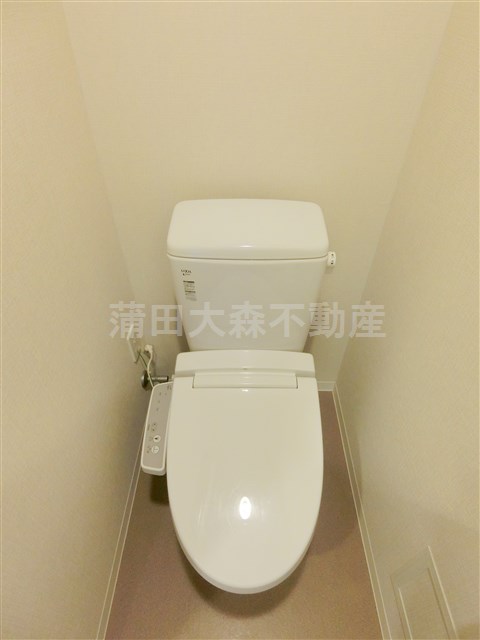 トイレ　温水洗浄便座付きのトイレ