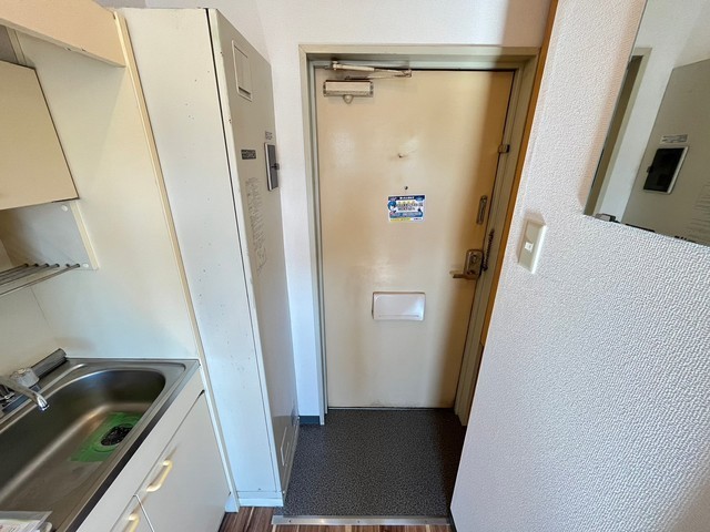 玄関　※別のお部屋の写真です。