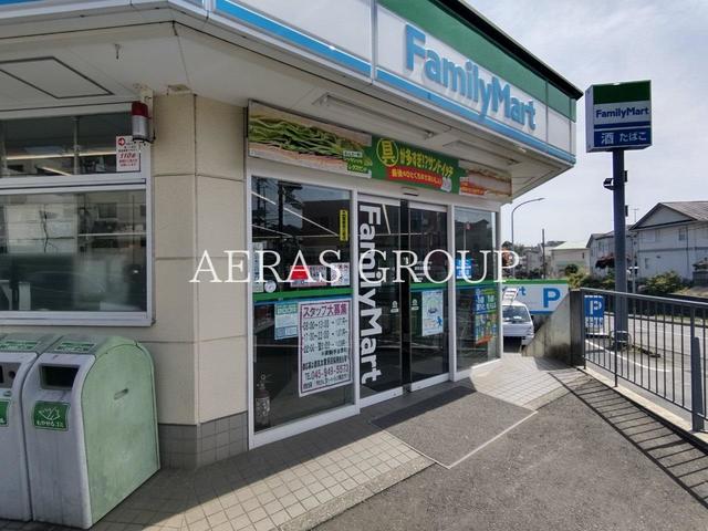コンビニ　ファミリーマート 都筑加賀原店（コンビニ）まで443m