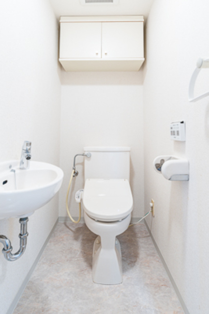 トイレ　※写真は同タイプ住戸です。