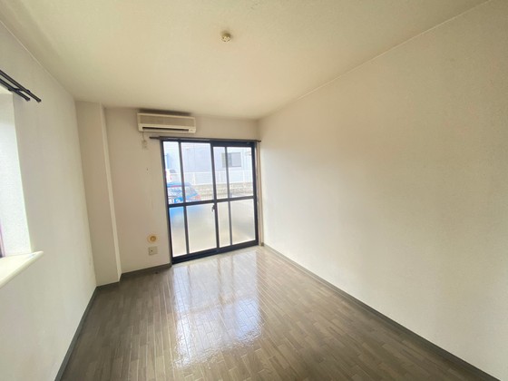 居室・リビング　※別部屋の写真です