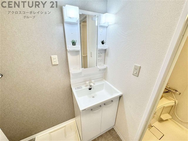 洗面設備　独立洗面台です