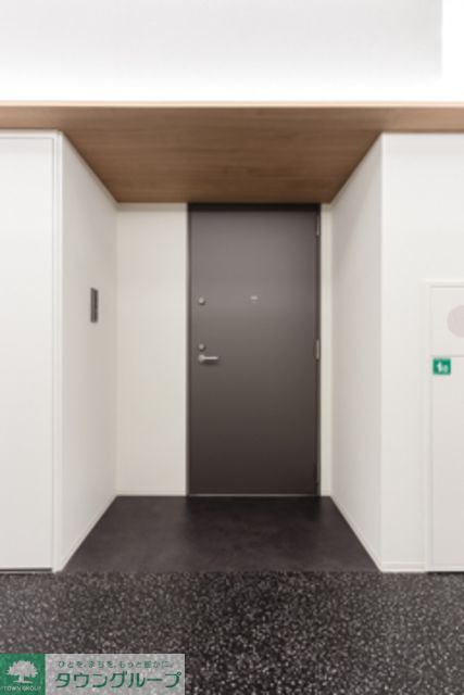 玄関　※写真は同タイプ住戸です。