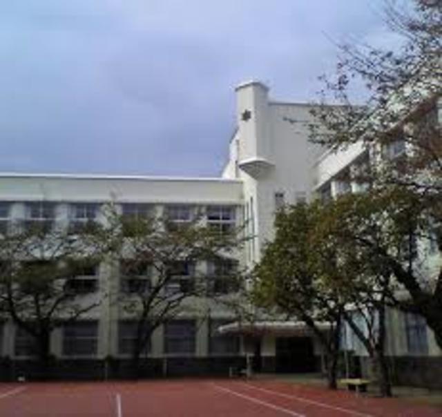 高校・高専　麻布学園麻布高校（高校・高専）まで527m