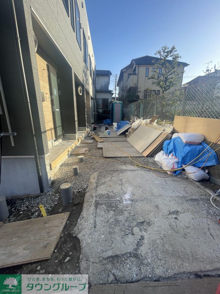 建物外観　駐車場