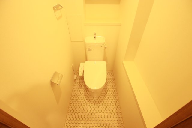 トイレ　別室の参考写真です。※現況優先