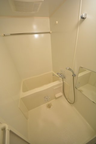 バス・シャワールーム　ジュネス高津公園　浴室