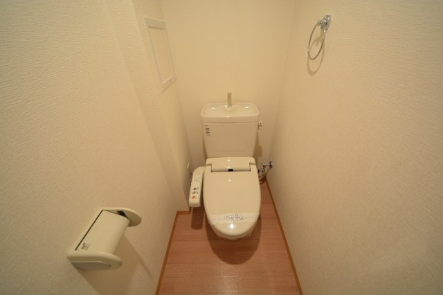 トイレ　ジュネス高津公園　温水洗浄便座