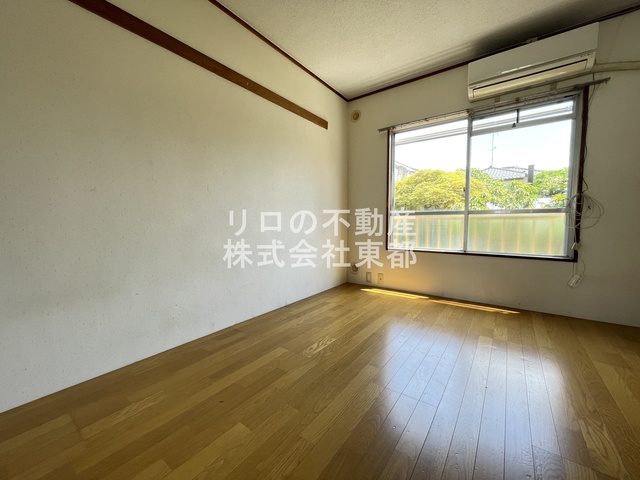 居室・リビング　南東向きで日当たり良好なお部屋！暖かな日差しが入ります♪