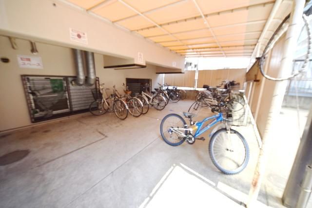 その他共有部分　★屋根つき駐輪場です★