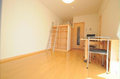 居室・リビング　フローリングのお部屋です