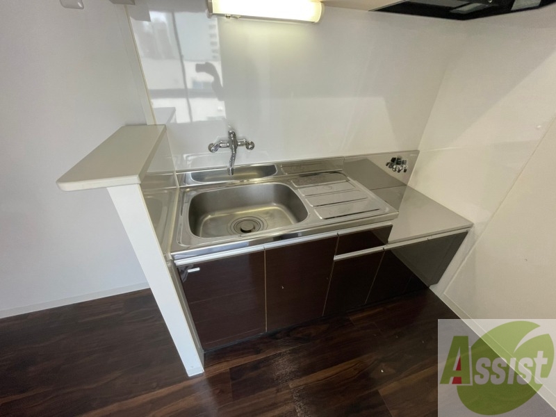 キッチン　こちらはキッチン。調理スペースもあり使いやすそうです。