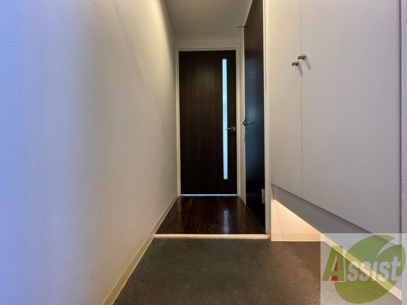 玄関　玄関からの様子を撮影してみました。動線になります。