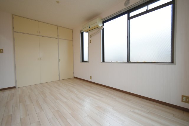 居室・リビング　別部屋参考写真です