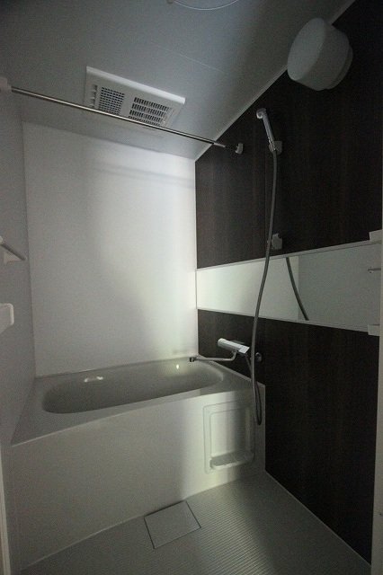 バス・シャワールーム　同物件別号室のものです。