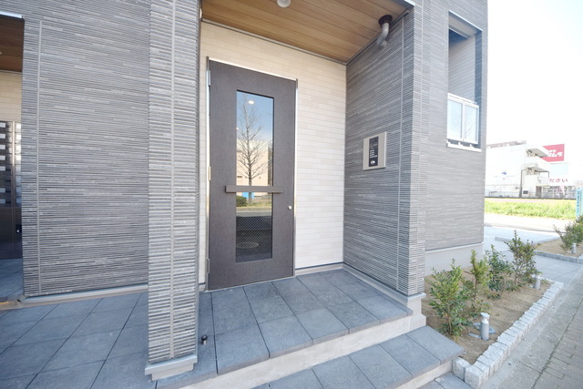 エントランス　～安心なオートロック～