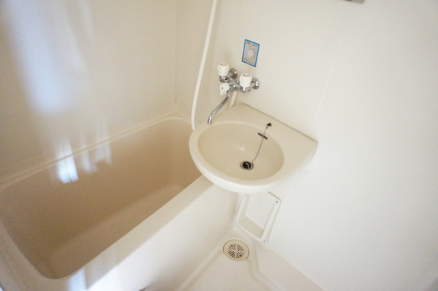 洗面設備　洗面ボウルもついているので、ここで洗顔できますね☆