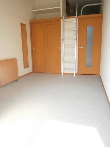 居室・リビング　こちらのリビングで趣味の時間をお楽しみください