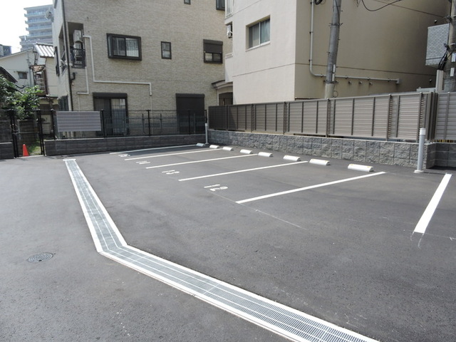 駐車場　駐車場