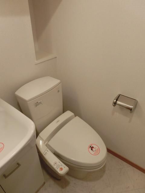 トイレ　ウォシュレット機能有