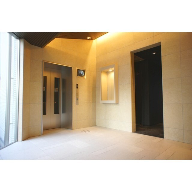 エントランス　エレベーターホール