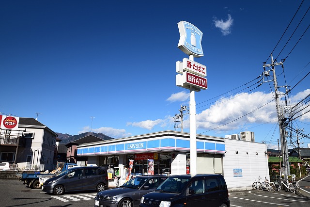 コンビニ　ローソン 秦野平沢店（コンビニ）まで383m