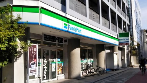 コンビニ　ファミリーマート 本庄西三丁目店（コンビニ）まで188m