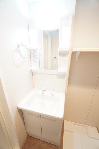 洗面設備　※同物件・同タイプの写真です。